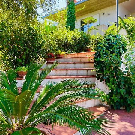Villa In Collina Vista Mare Розето-дельи-Абруцци Экстерьер фото